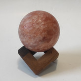 گوی سنگ نمک قطر ۷ با پایه چوبی