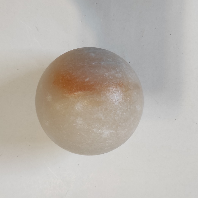 گوی سنگ نمک قطر 10 با پایه چوبی