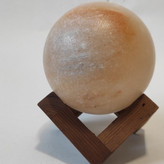 گوی سنگ نمک قطر 10 با پایه چوبی