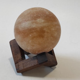 گوی سنگ نمک قطر 8 با پایه چوبی