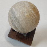 گوی سنگ نمک قطر 8 با پایه چوبی