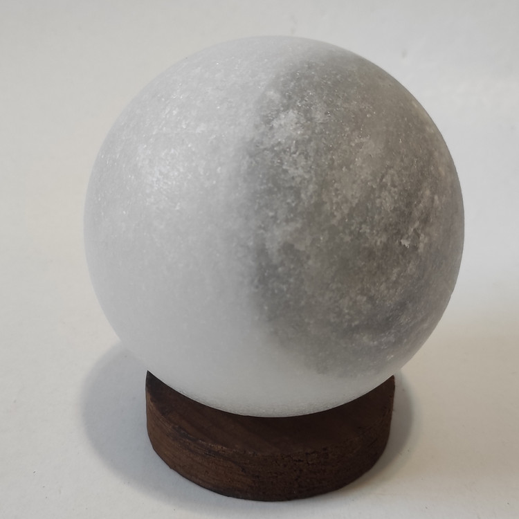 گوی سنگ نمک قطر 10 با پایه چوبی