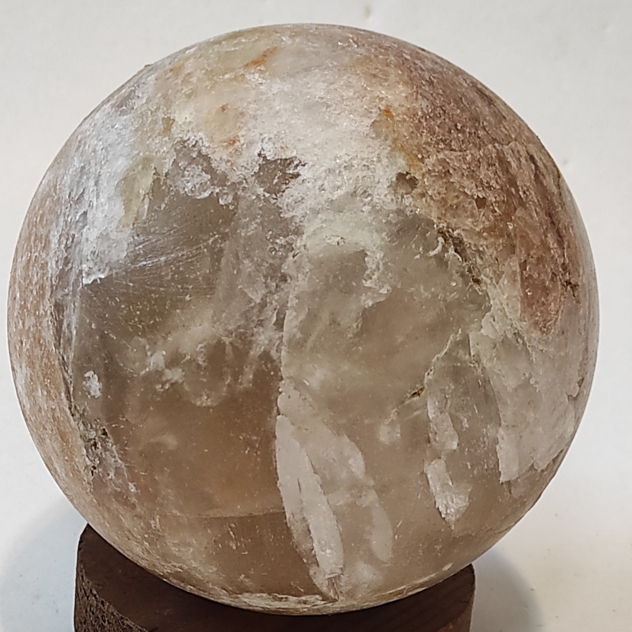 گوی سنگ نمک قطر 10 با پایه چوبی