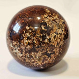 گوی سنگ عقیق به همراه پایه چوبی