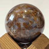 گوی سنگ عقیق به همراه پایه چوبی