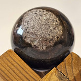 گوی سنگ عقیق به همراه پایه چوبی