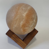 گوی سنگ نمک قطر 10 با پایه چوبی f13