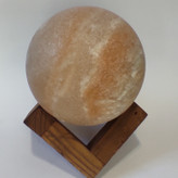 گوی سنگ نمک قطر 10 با پایه چوبی f13