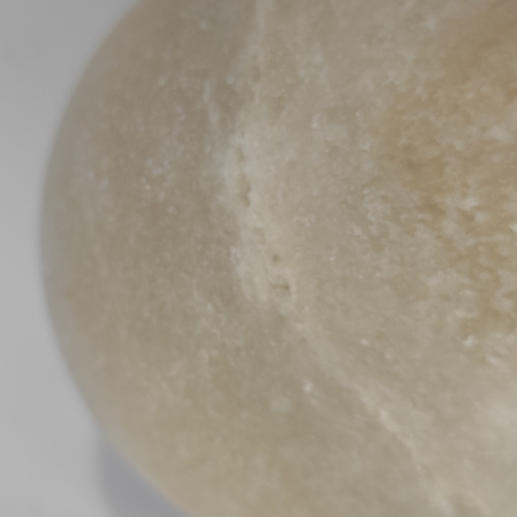 گوی سنگ نمک قطر 10 با پایه چوبی