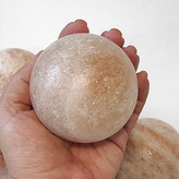 گوی سنگ نمک قطر ۷ با پایه