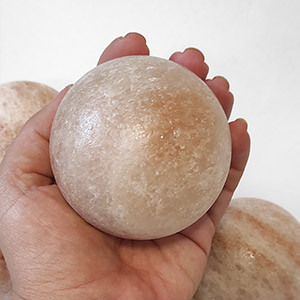 گوی سنگ نمک قطر ۷ با پایه