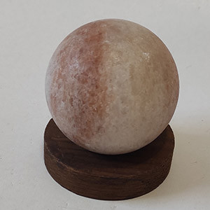 گوی سنگ نمک قطر ۷ با پایه