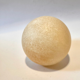 گوی سنگ نمک قطر 8 با پایه چوبی c22