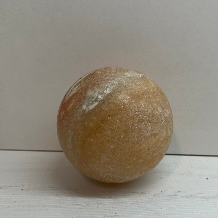 گوی سنگ نمک قطر 8 با پایه چوبی C8