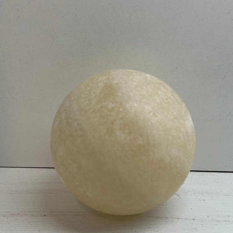 گوی سنگ نمک قطر 8 با پایه چوبی c31